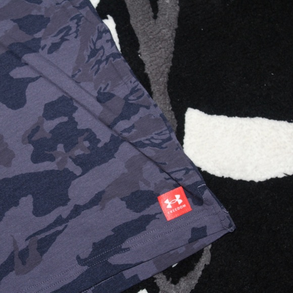 Men's Project Rock Veterans Day Show Camo T-Shirt - Picture 3 of 7